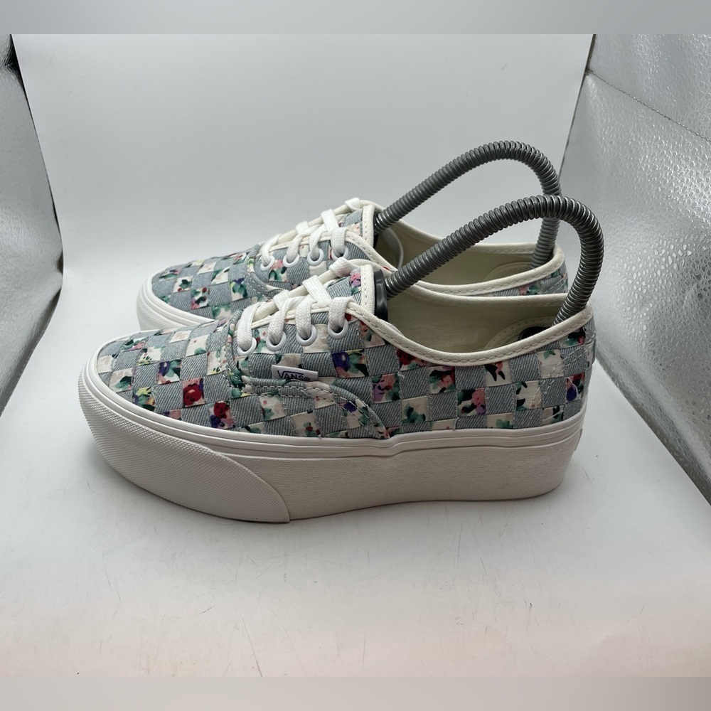 NWT! Vans checkered platform women’s sneakers size 5.5